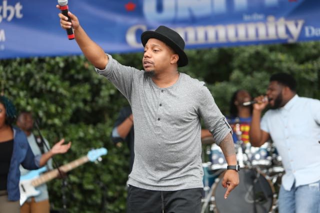 Deon Kipping performs at Unity In the Community